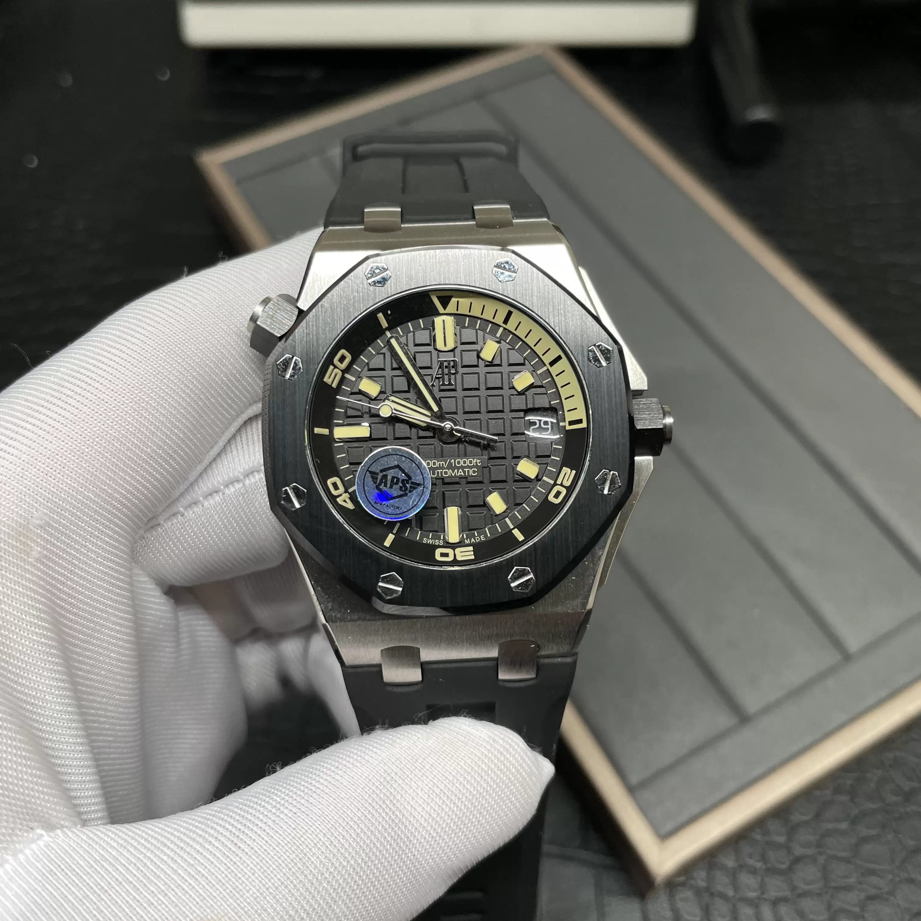 오데마피게 APS공장 오데마피게 로얄오크 오프쇼어 다이버 42mm 15720CN.OO.A002CA.01 CAL.4308 무브먼트 상세 이미지 3