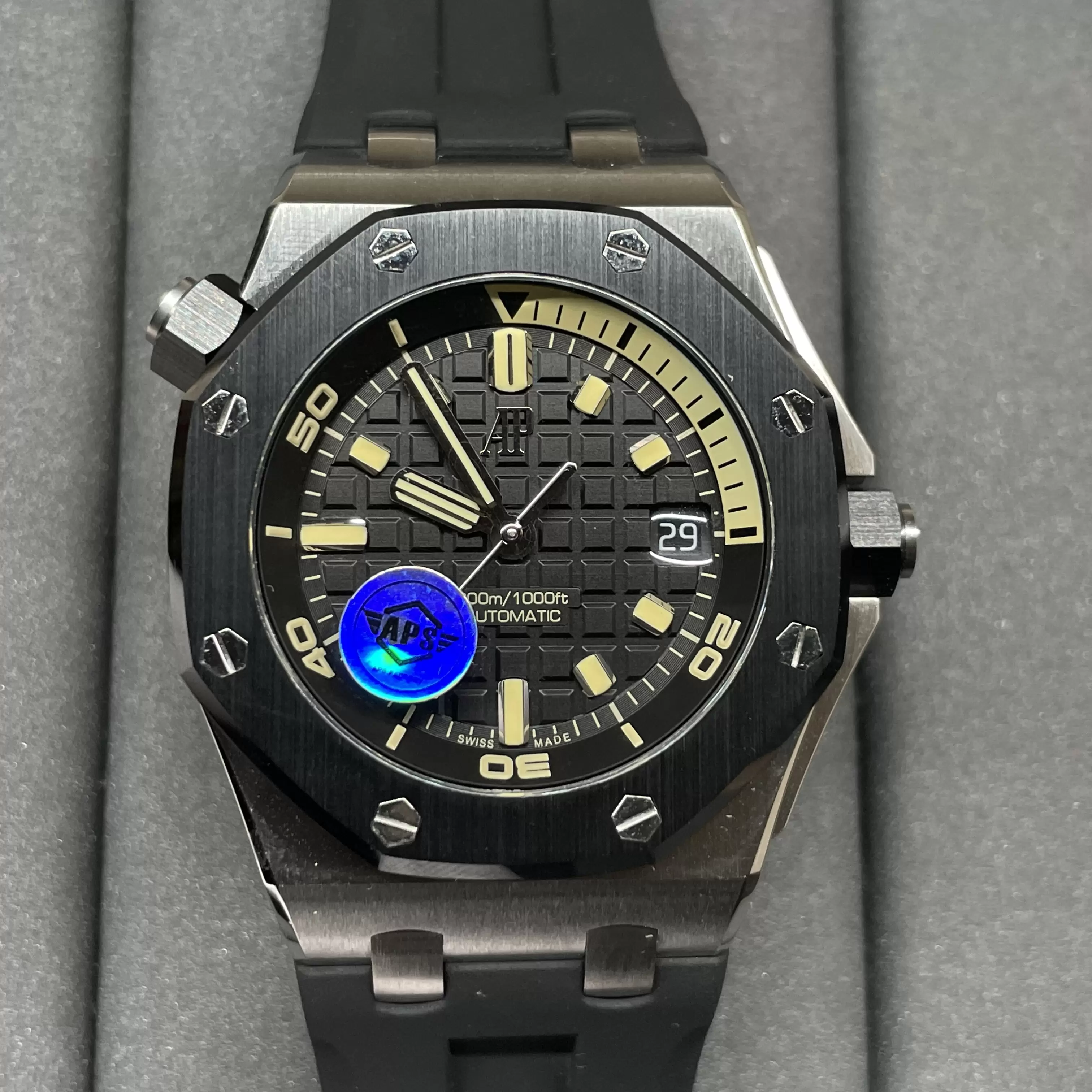 오데마피게 APS공장 오데마피게 로얄오크 오프쇼어 다이버 42mm 15720CN.OO.A002CA.01 CAL.4308 무브먼트 상세 이미지 4