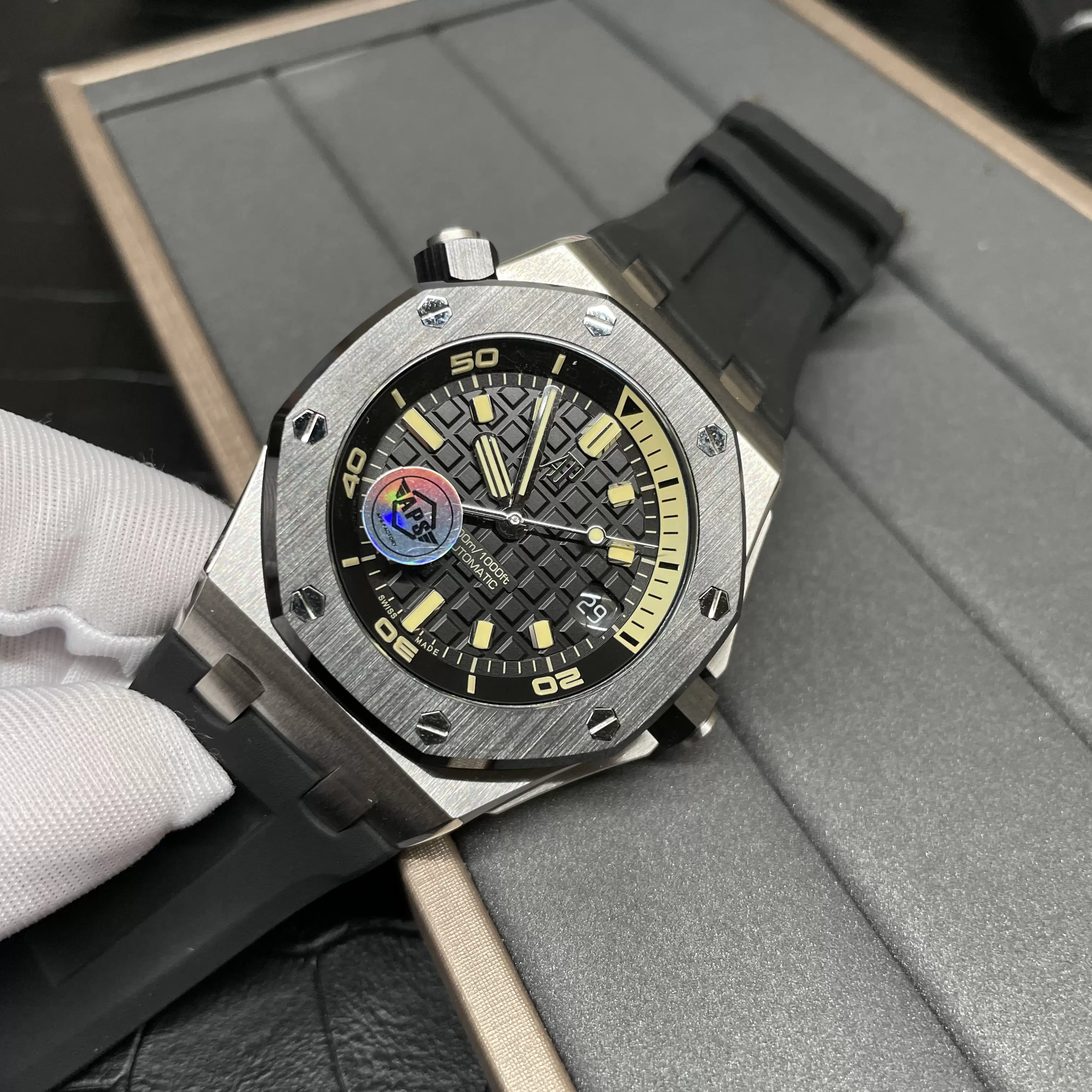 오데마피게 APS공장 오데마피게 로얄오크 오프쇼어 다이버 42mm 15720CN.OO.A002CA.01 CAL.4308 무브먼트 상세 이미지 5