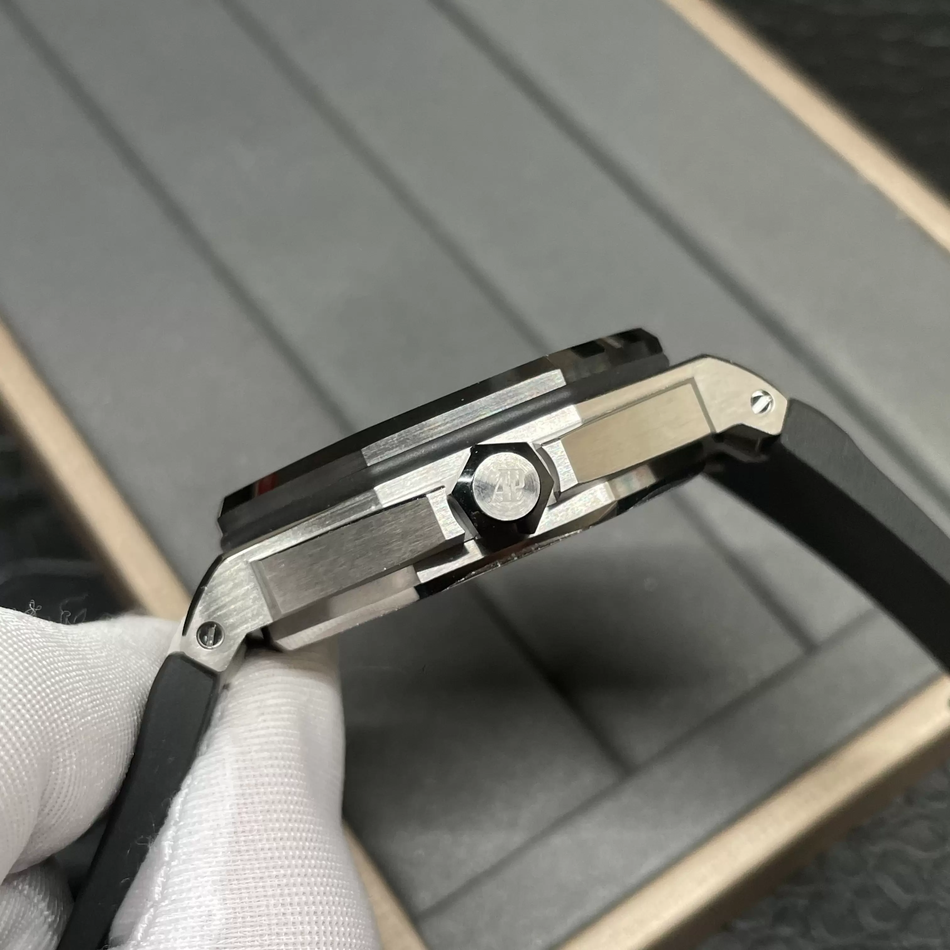 오데마피게 APS공장 오데마피게 로얄오크 오프쇼어 다이버 42mm 15720CN.OO.A002CA.01 CAL.4308 무브먼트 상세 이미지 6