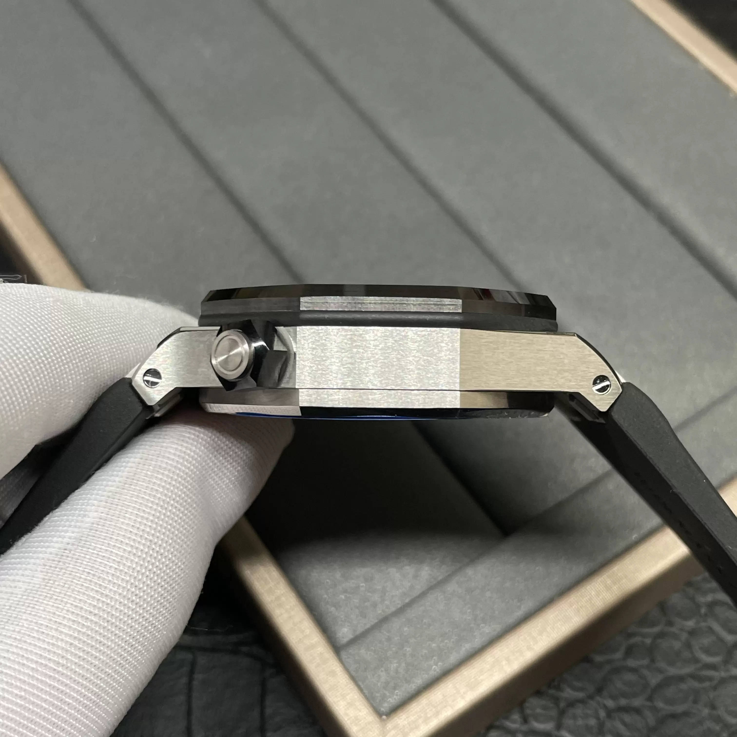 오데마피게 APS공장 오데마피게 로얄오크 오프쇼어 다이버 42mm 15720CN.OO.A002CA.01 CAL.4308 무브먼트 상세 이미지 7