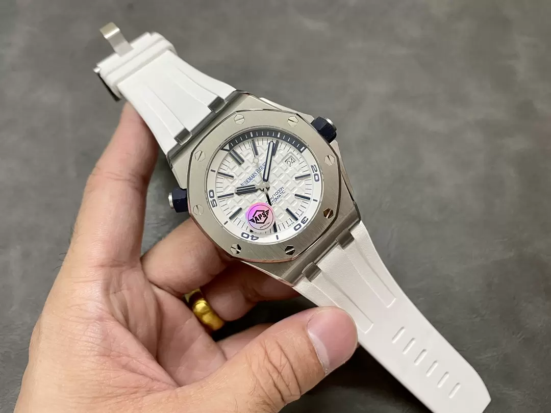 오데마피게 APS공장 오데마피게 로얄오크 오프쇼어 다이버 42mm 15707CB.OO.A010CA.01 CAL.3120 무브먼트 상세 이미지 4