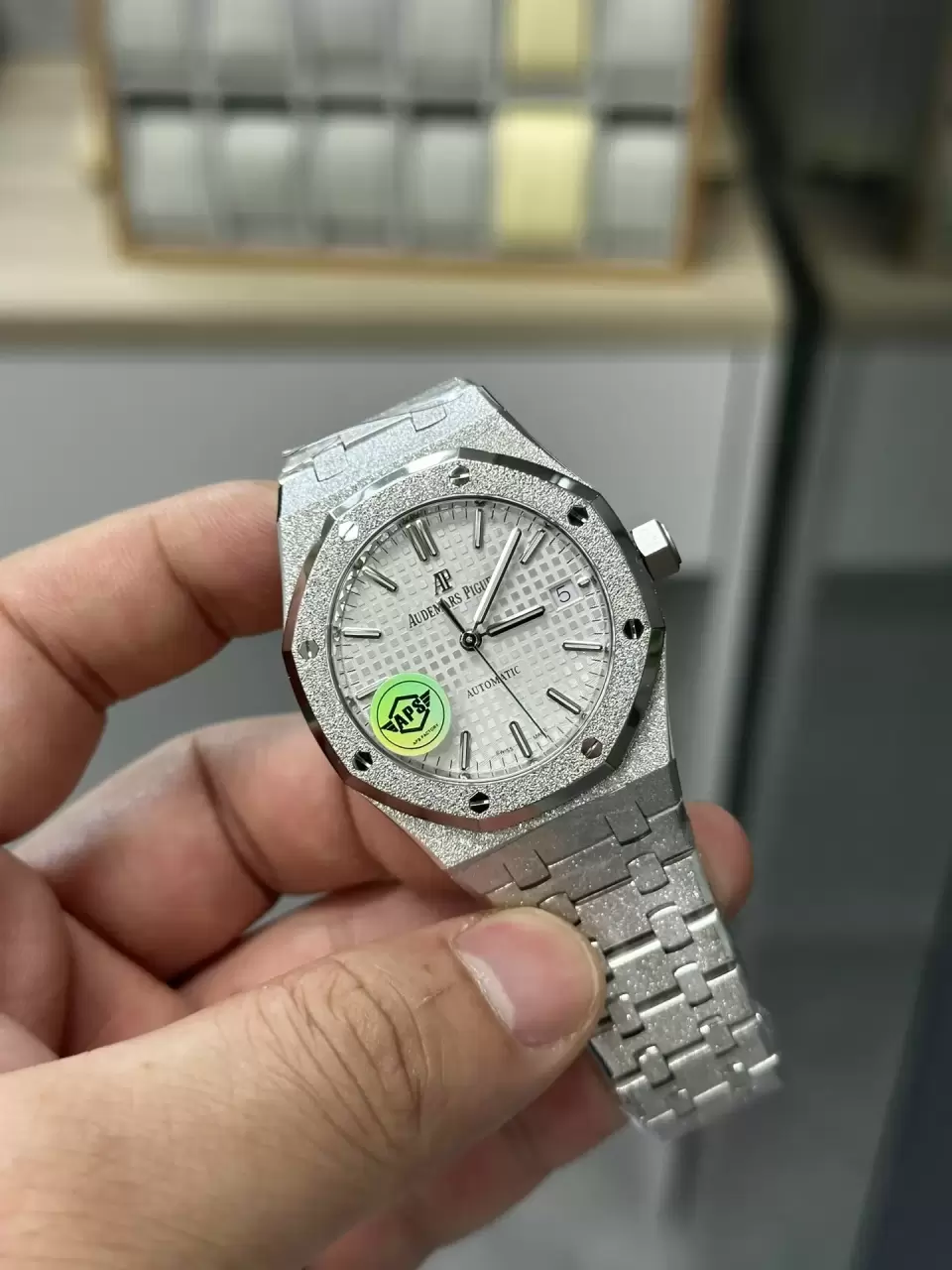 오데마피게 APS공장 오데마피게 로얄오크 프로스티드 흰판 다이얼 37mm 15454 CAL.3120 무브먼트 상세 이미지 2