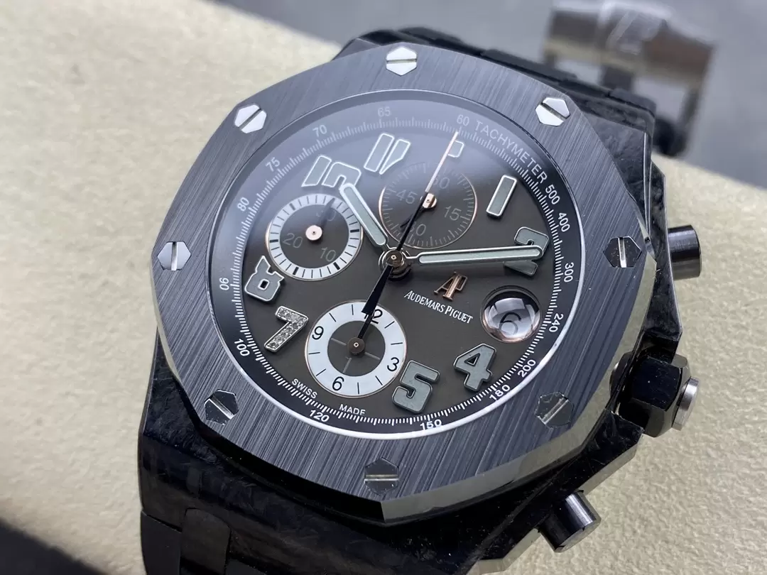 오데마피게 APF공장 오데마피게 로열오크 오프쇼어 크로노그래프 블랙 카본 42mm 26205AU Cal.3126 무브먼트 상세 이미지 3