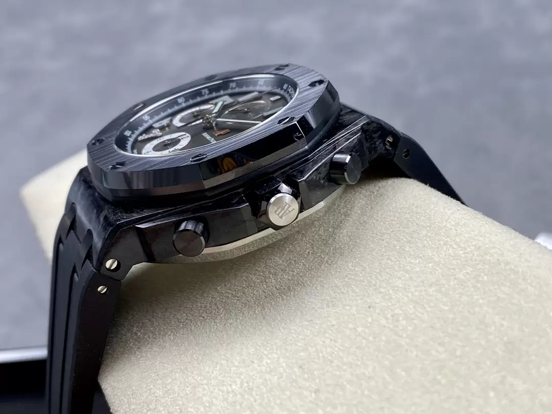 오데마피게 APF공장 오데마피게 로열오크 오프쇼어 크로노그래프 블랙 카본 42mm 26205AU Cal.3126 무브먼트 상세 이미지 6