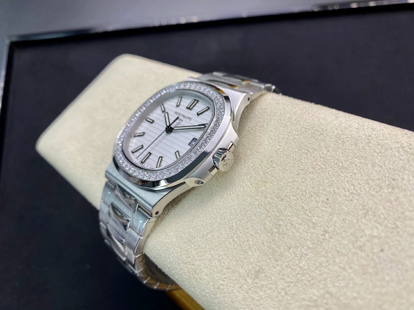 파텍필립 PPF공장 파텍필립 노틸러스 화이트 다이얼 바게트 다이아 베젤 5711 WY-3K 독점 324SC 무브 상세 이미지 6