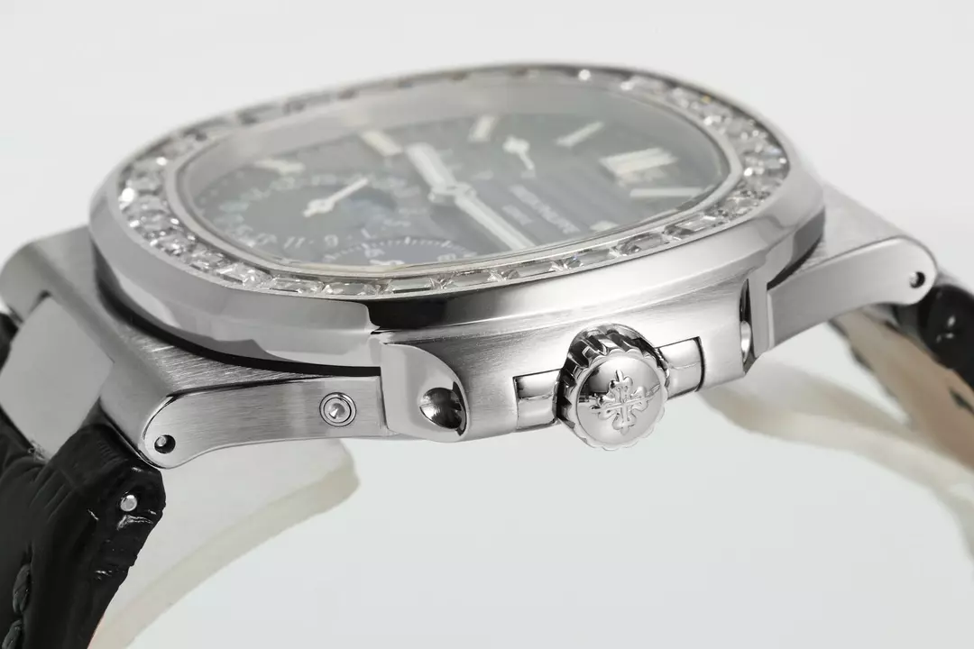 파텍필립 PPF공장 파텍필립 노틸러스 문페이즈 청판 다이얼 다이아 베젤 5712 PP240 무브먼트 상세 이미지 6