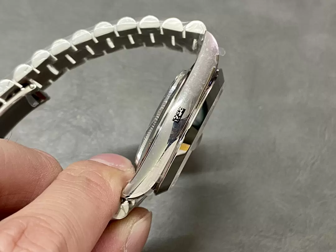 GM공장 V3 롤렉스 데이데이트 그린 아랍 다이얼 바게트 스무스 베젤 m228236 상세 이미지 6