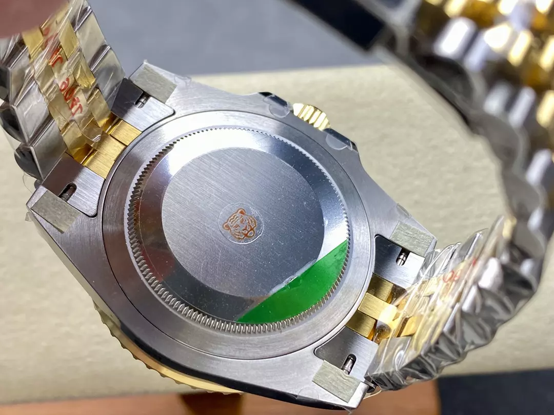 EW공장 롤렉스 GMT 마스터2 블랙 다이얼 옐로우 골드 콤비 m126713grnr 상세 이미지 9