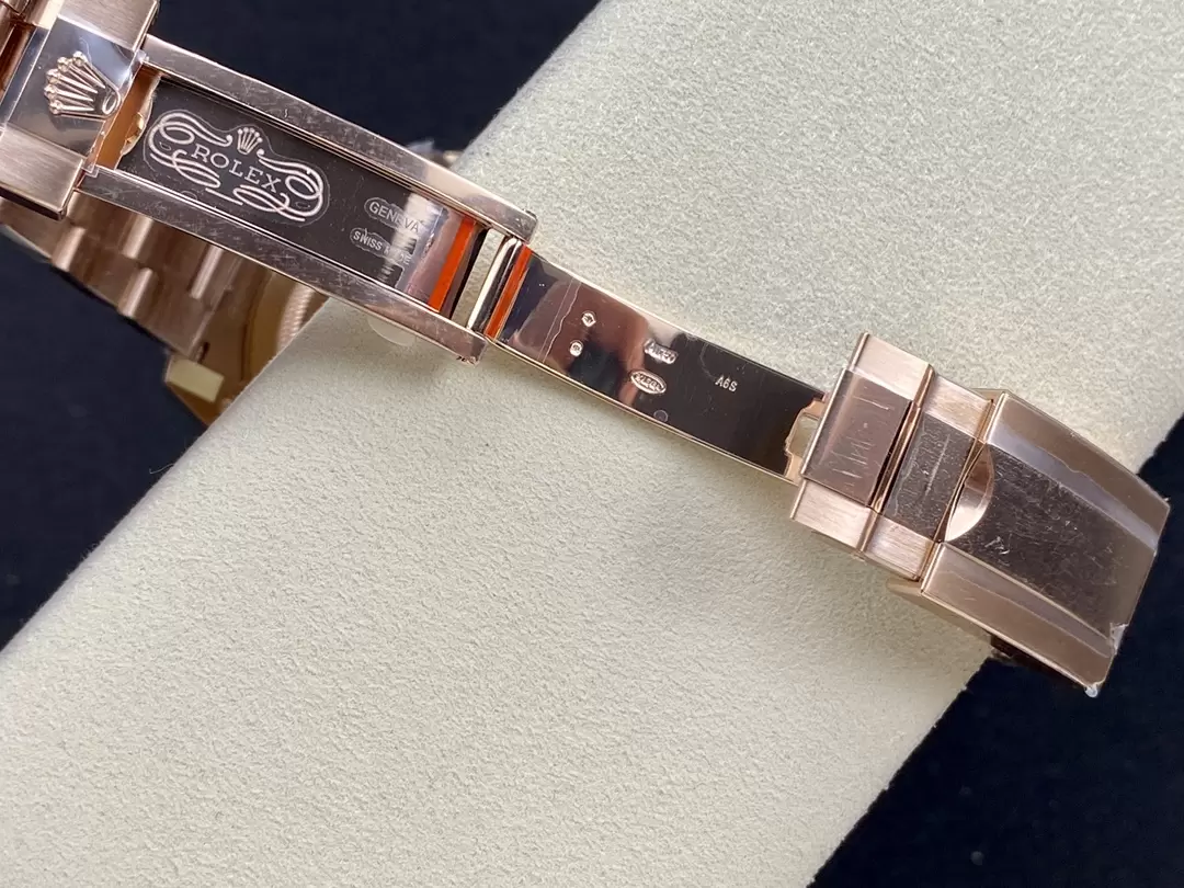 C+공장 롤렉스 GMT마스터 2 루트비어 로즈골드 금통 m126715chnr 상세 이미지 10