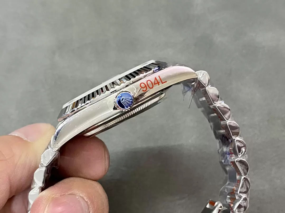 GM공장 V3 롤렉스 데이데이트 블랙 다이아 다이얼 화이트 골드 금통 40mm m228236 상세 이미지 8