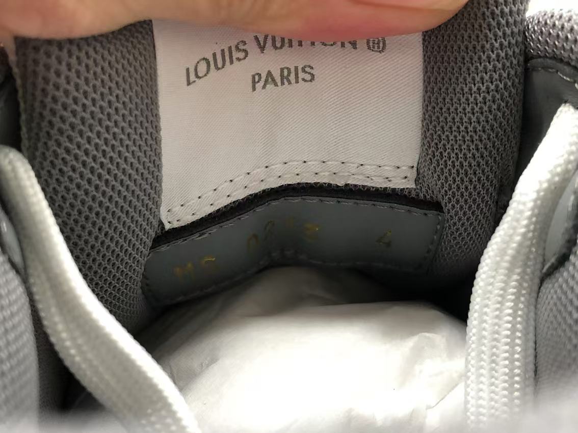 루이비통 LV 트레이너 스니커즈 블랙/화이트 1A9ZA 상세 이미지 9