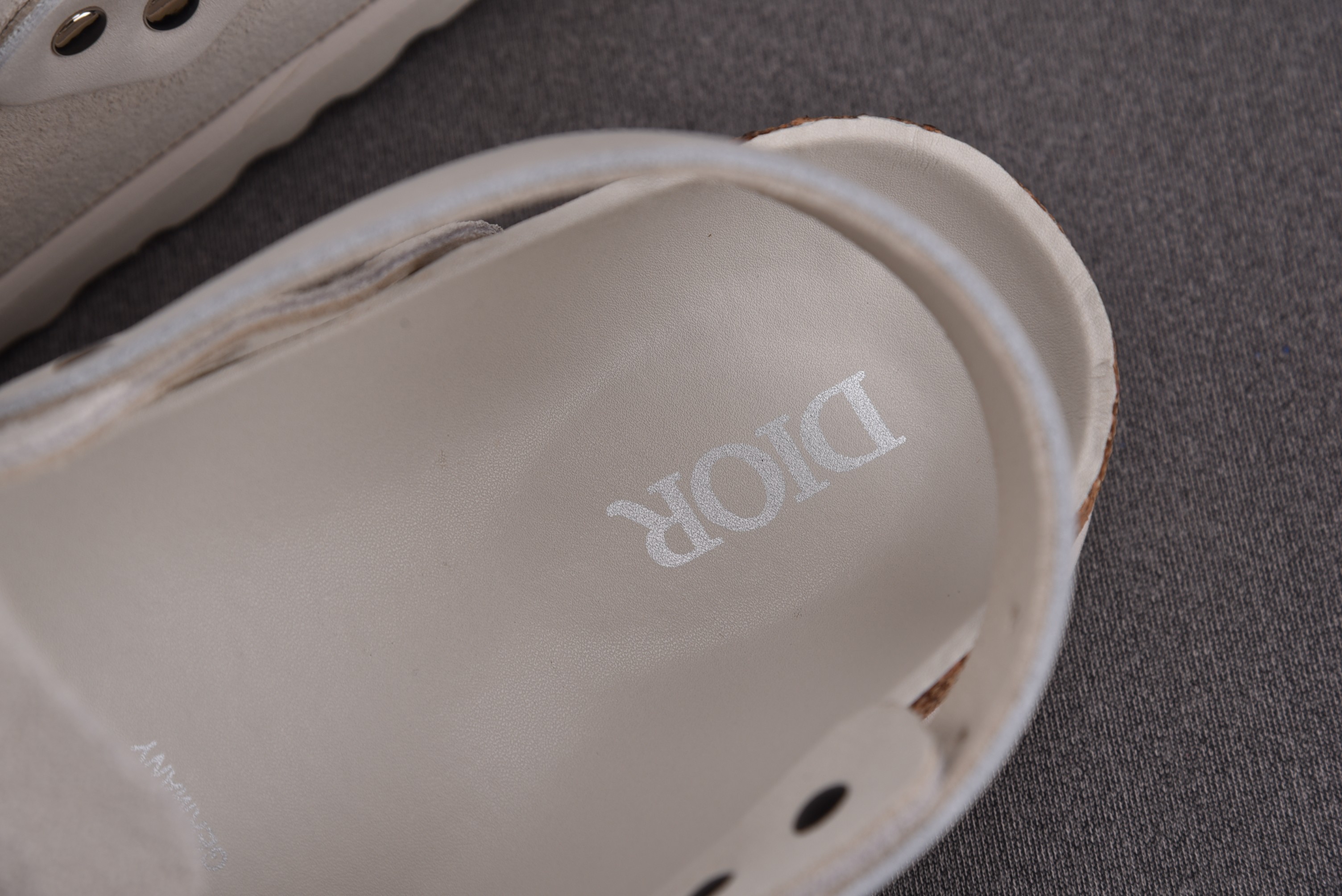 디올 x 버켄스탁 토키오 뮬 펠트 울 누벅 카프스킨 화이트 상세 이미지 7