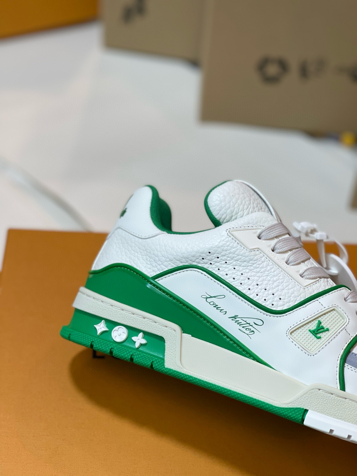 루이비통 LV 트레이너 스니커즈 화이트 그린 상세 이미지 7