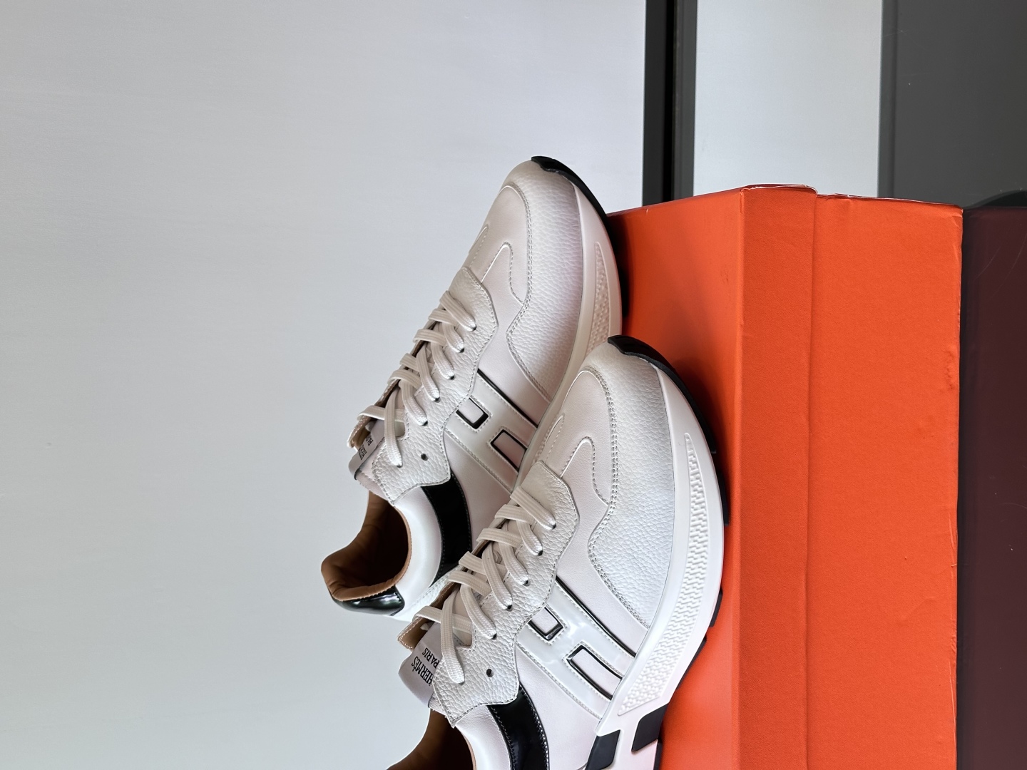 에르메스 휴고 스니커즈 화이트/블랙 상세 이미지 6