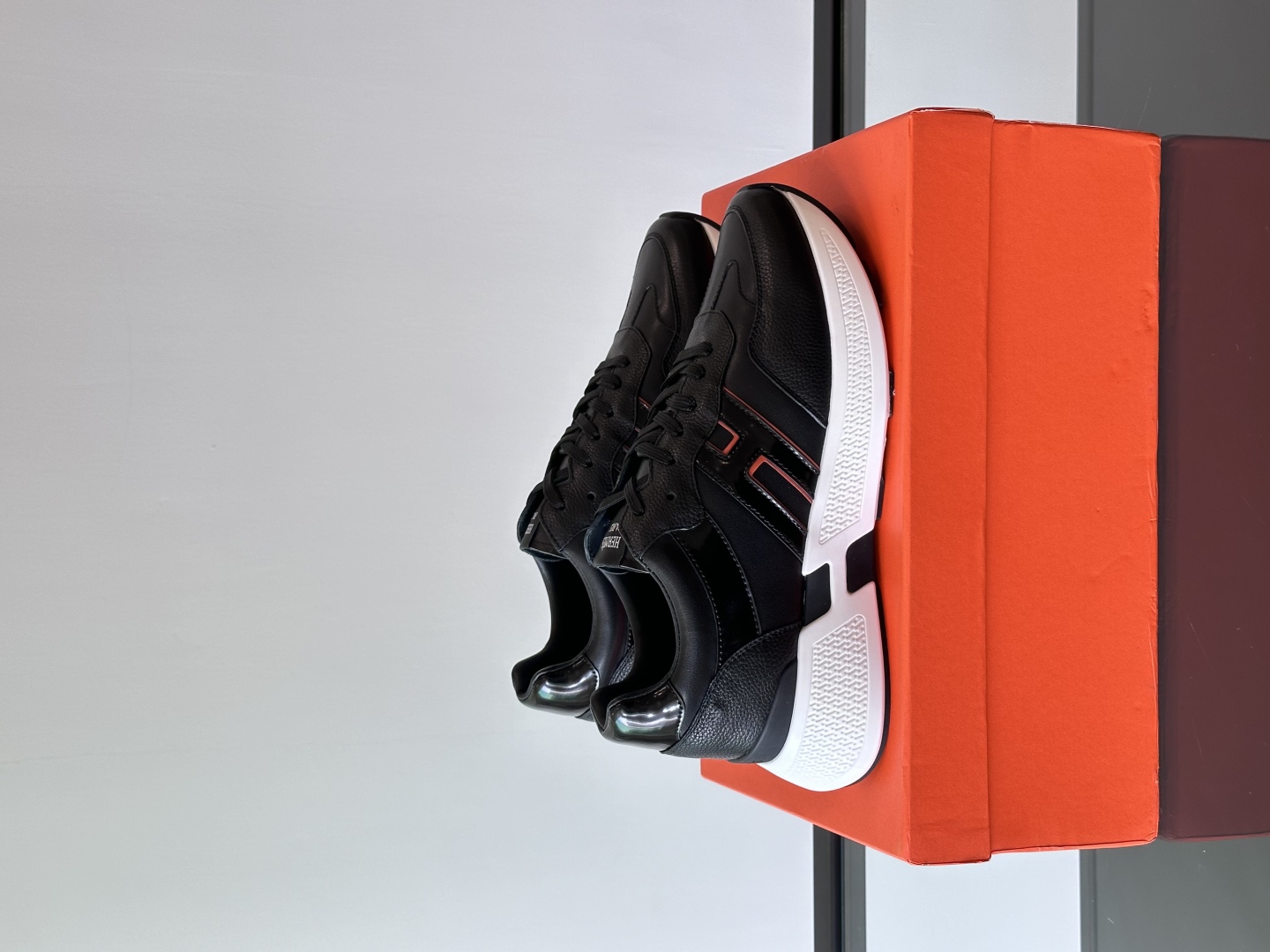 에르메스 휴고 스니커즈 블랙 상세 이미지 4