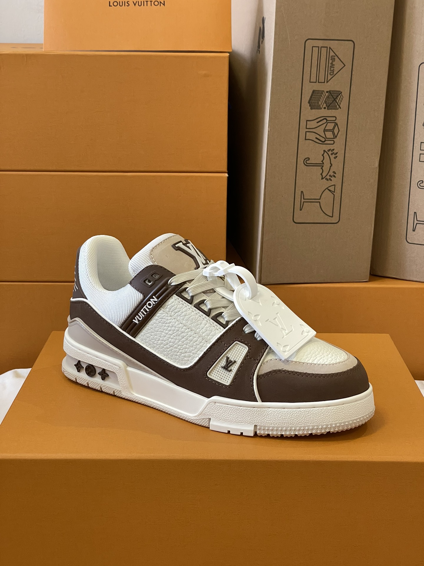 루이비통 LV 트레이너 스니커즈 브라운 상세 이미지 1