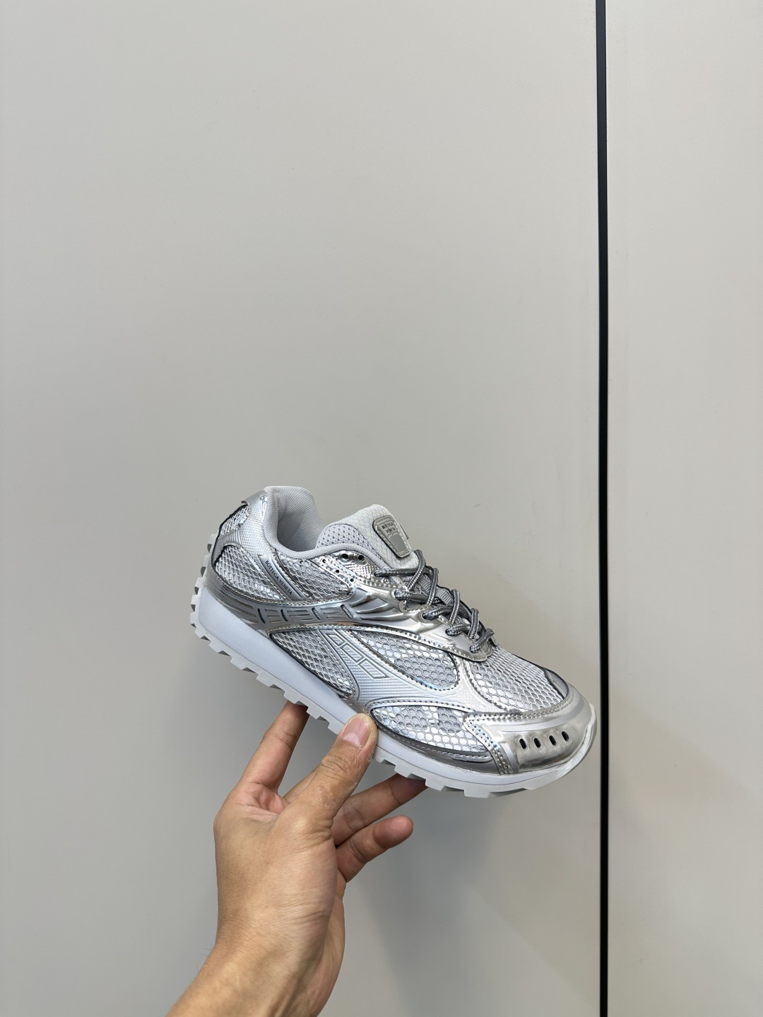 보테가베네타 오르빗 스니커즈 실버 상세 이미지 1