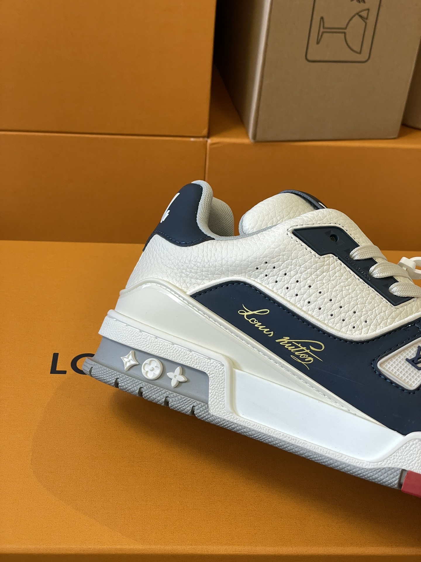 루이비통 LV 트레이너 스니커즈 네이비 상세 이미지 7