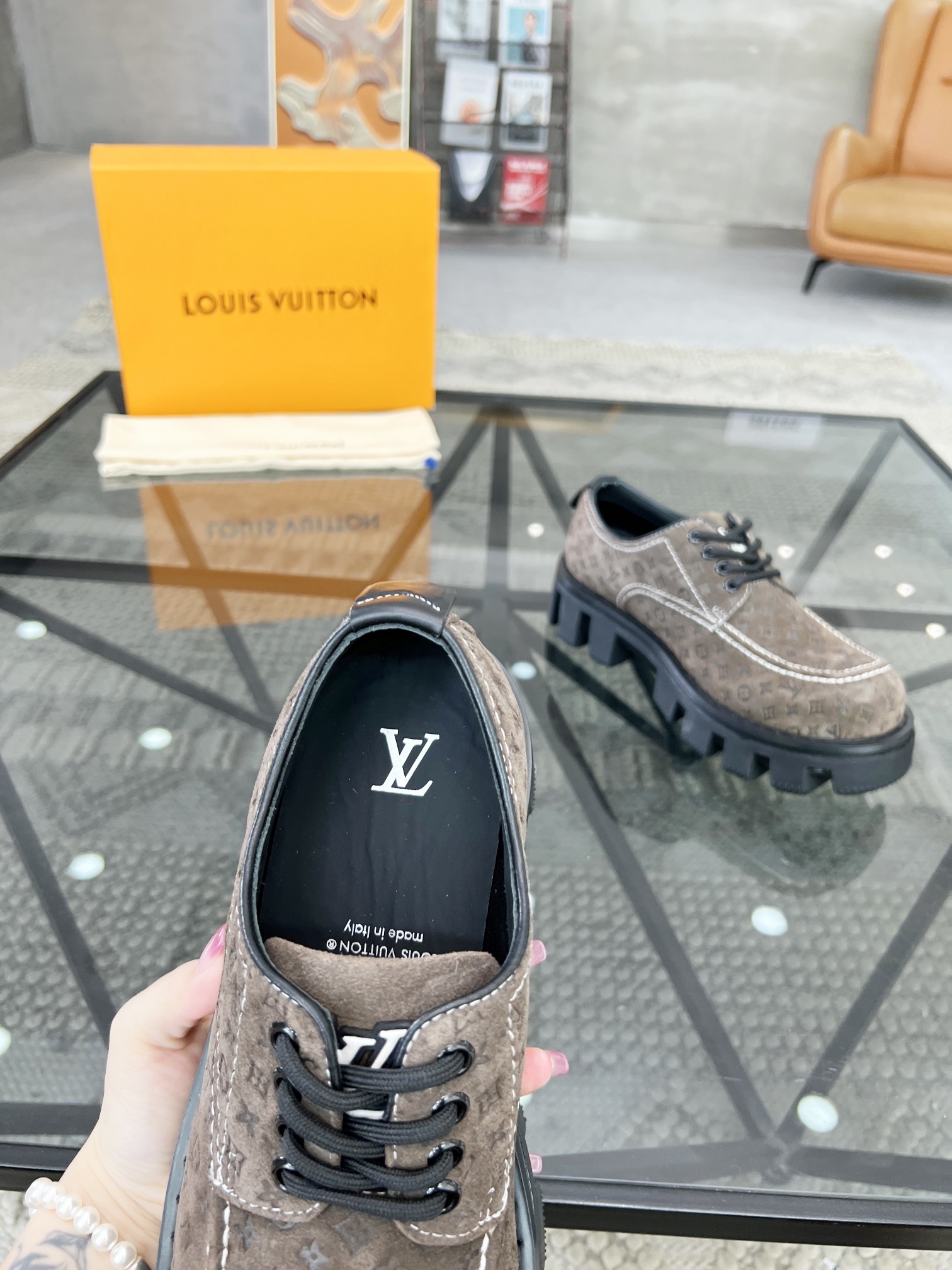 루이비통 LV Ranger 레인저 보트 모노그램 누벅 레더 슈즈 라이트 브라운 상세 이미지 7