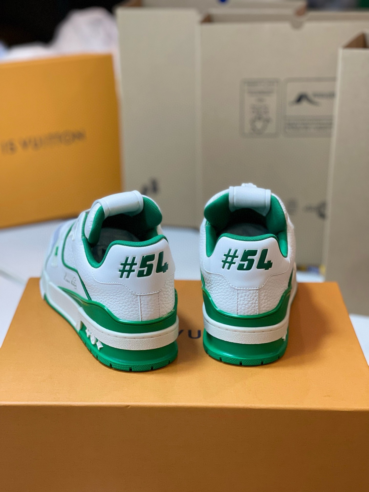 루이비통 LV 트레이너 스니커즈 화이트 그린 상세 이미지 8