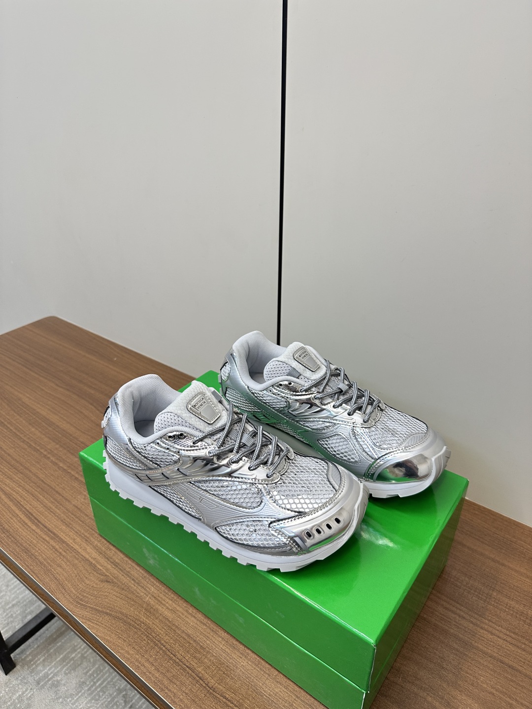 보테가베네타 오르빗 스니커즈 실버 상세 이미지 9