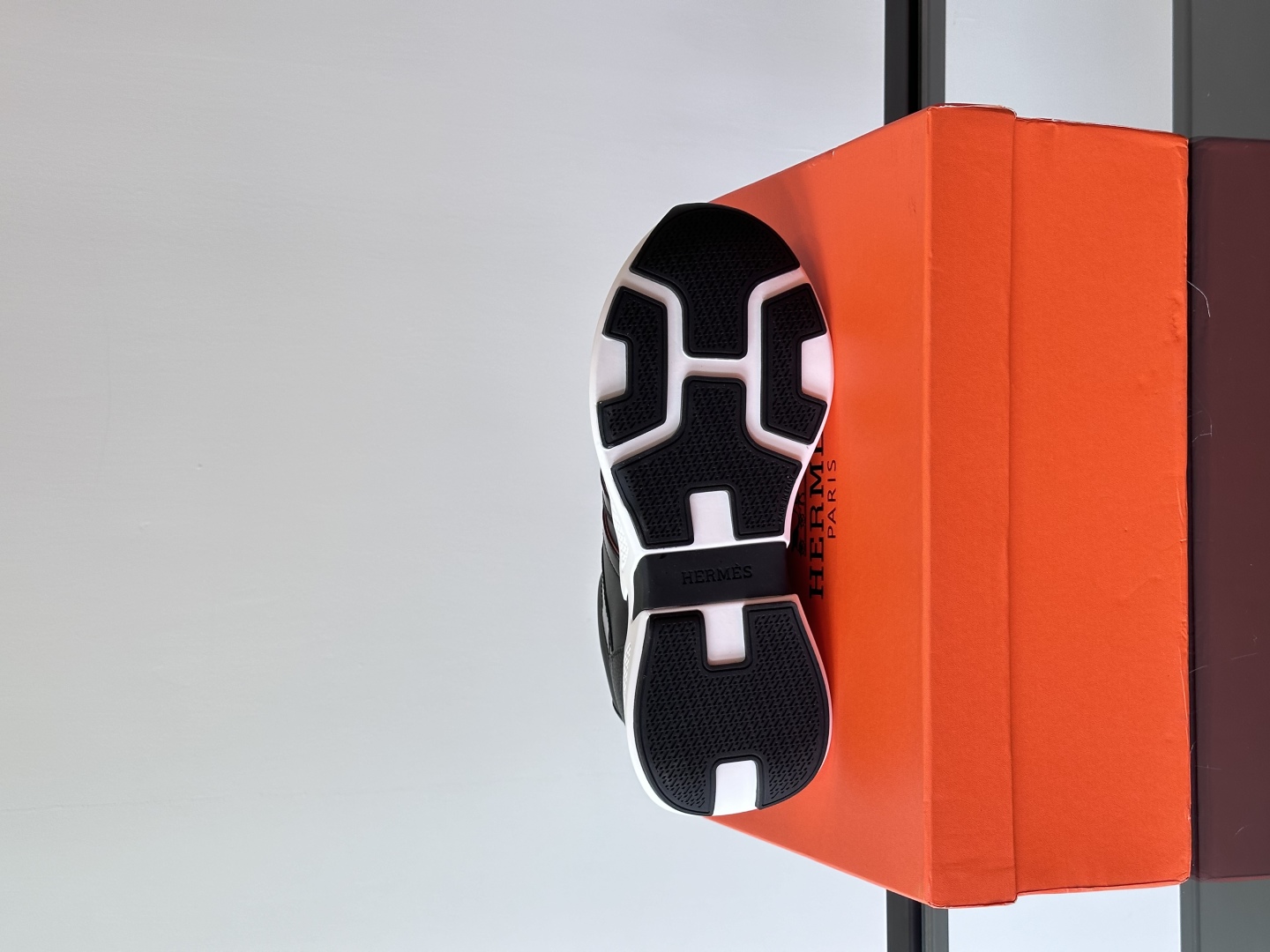 에르메스 휴고 스니커즈 블랙 상세 이미지 2