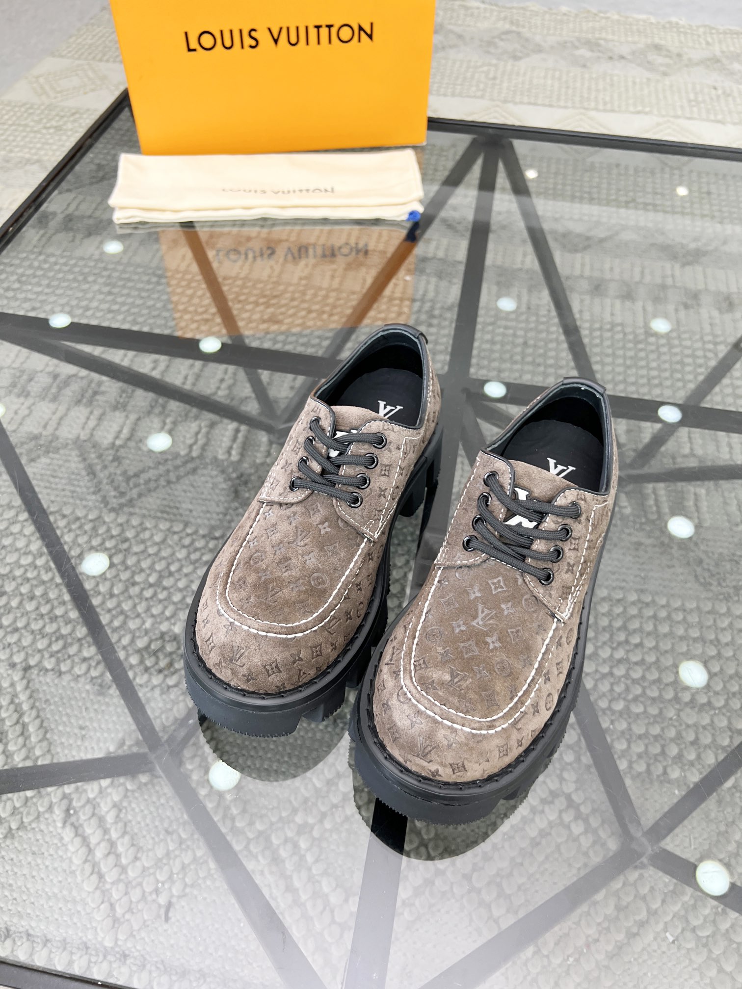 루이비통 LV Ranger 레인저 보트 모노그램 누벅 레더 슈즈 라이트 브라운 상세 이미지 3