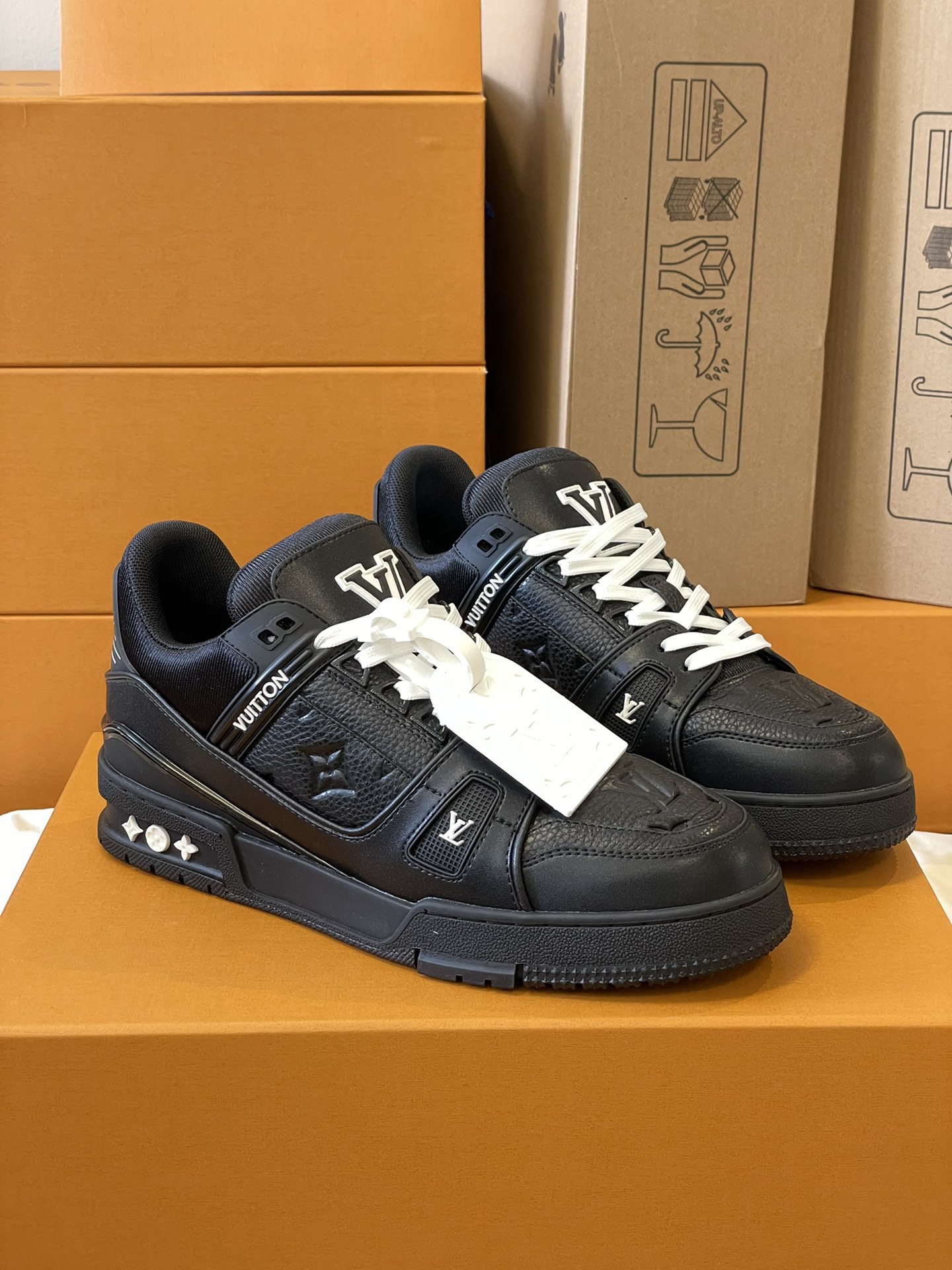 루이비통 LV 트레이너 스니커즈 블랙 상세 이미지 5