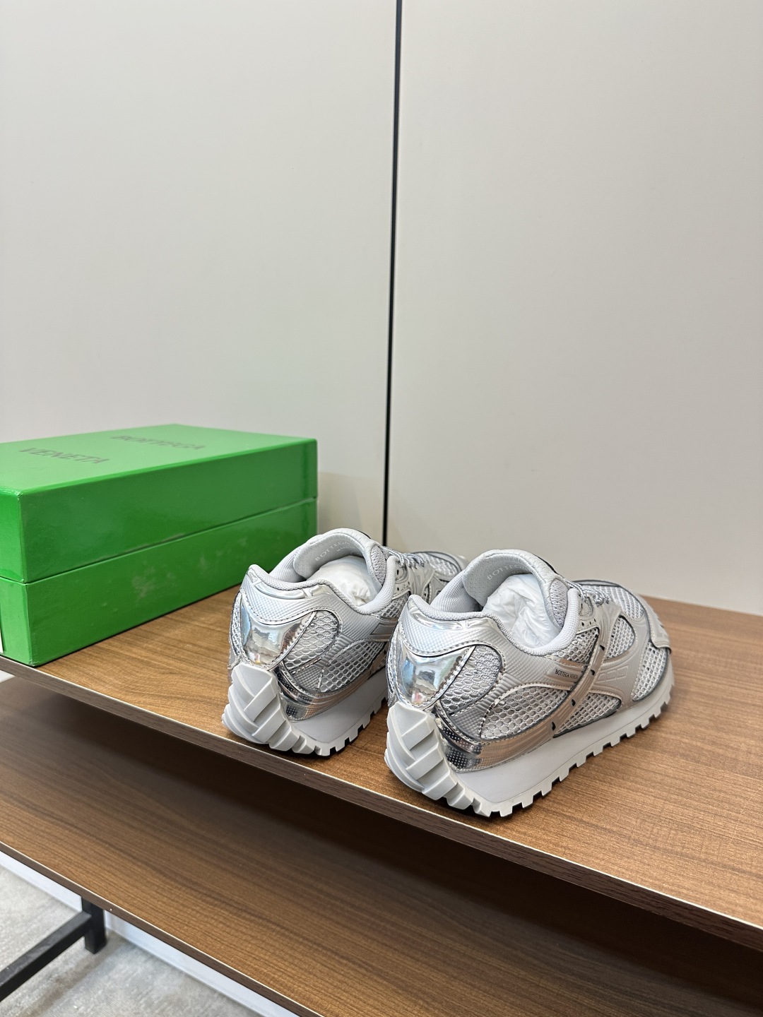 보테가베네타 오르빗 스니커즈 실버 상세 이미지 3