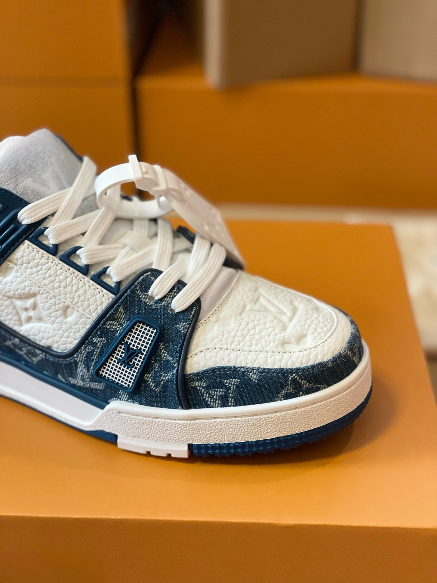 루이비통 LV 트레이너 스니커즈 데님블루 상세 이미지 4