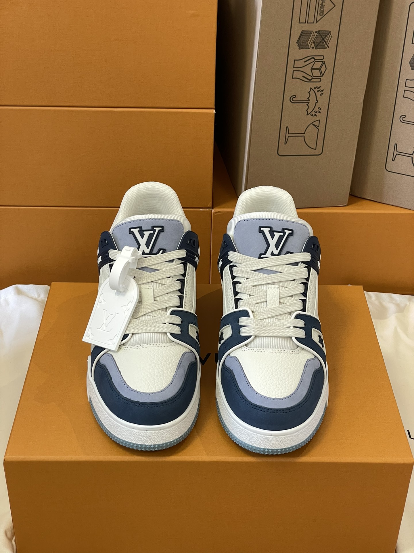 루이비통 LV 트레이너 스니커즈 블루 상세 이미지 5