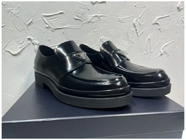 프라다 삼각 로고 초콜릿 브러시드 가죽 로퍼 2DE127 상세 이미지 8