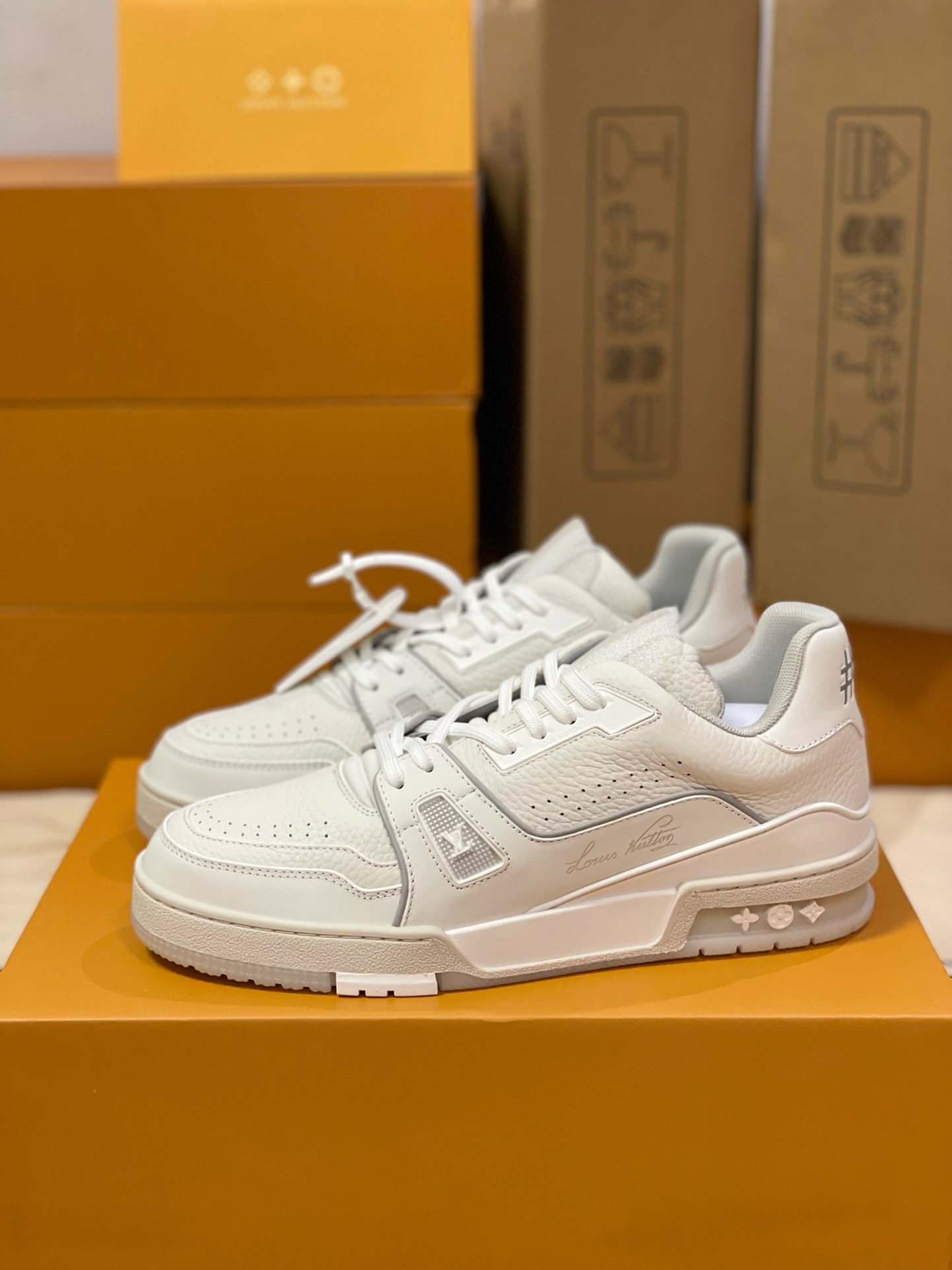 루이비통 LV 트레이너 스니커즈 화이트 그레이 상세 이미지 6