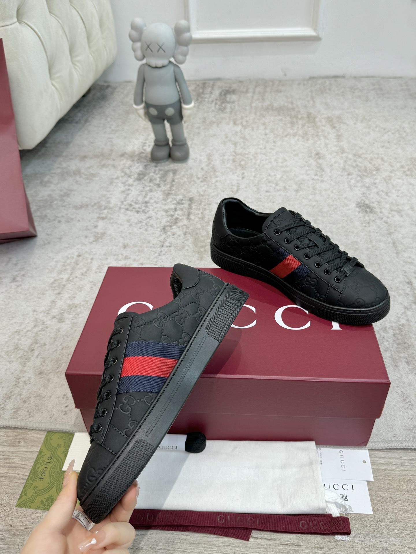 구찌 블랙 레더 구찌 에이스 스니커즈 상세 이미지 9