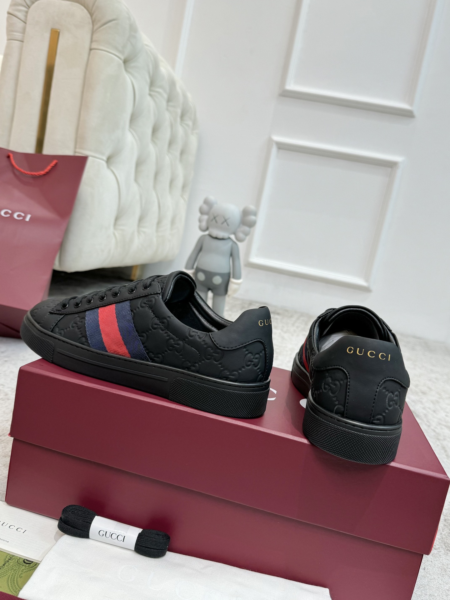 구찌 블랙 레더 구찌 에이스 스니커즈 상세 이미지 2