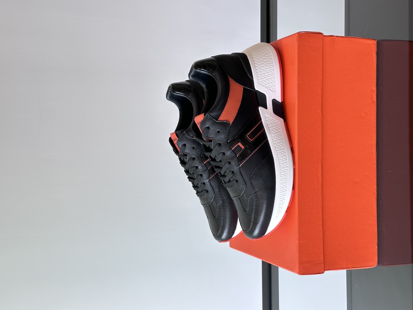 에르메스 휴고 스니커즈 블랙/오렌지 상세 이미지 4
