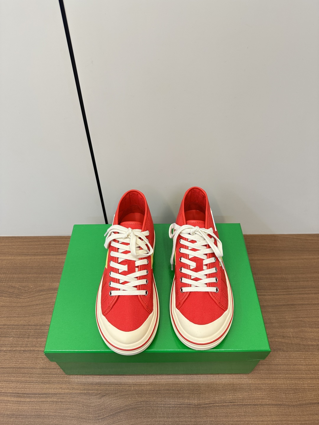 보테가베네타 엘리엇 스니커즈 레드 상세 이미지 2