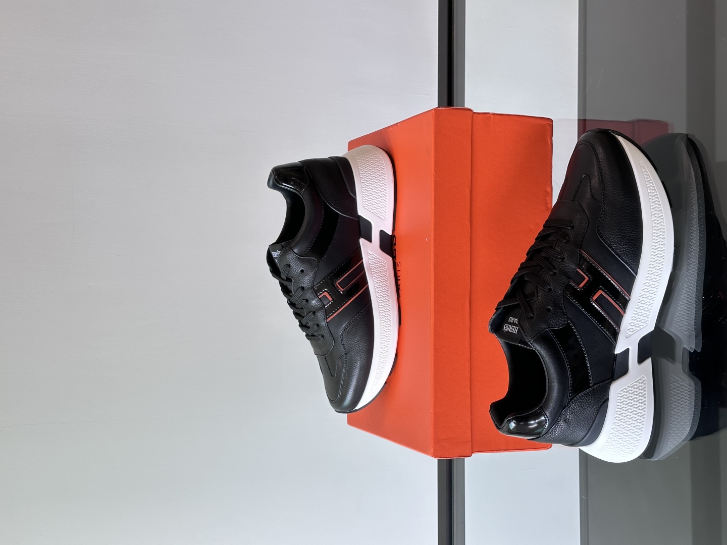 에르메스 휴고 스니커즈 블랙 상세 이미지 3