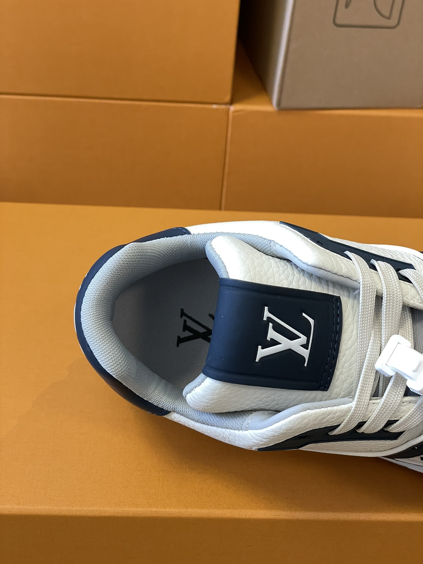 루이비통 LV 트레이너 스니커즈 네이비 상세 이미지 3