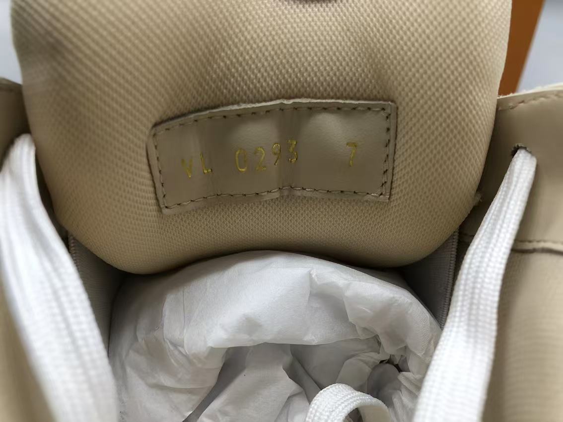 루이비통 레이너 맥시 화이트/베이지 상세 이미지 9