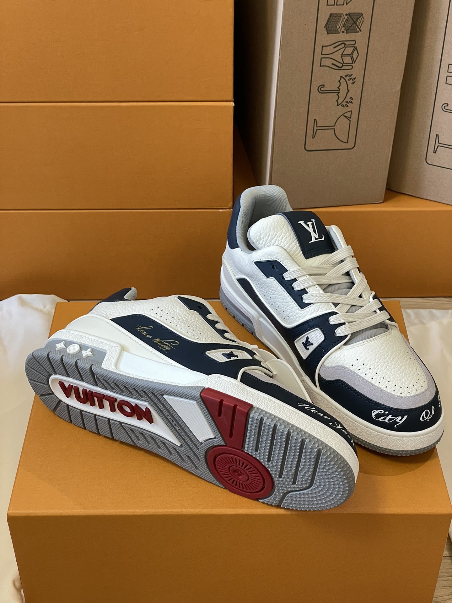 루이비통 LV 트레이너 스니커즈 네이비 상세 이미지 9