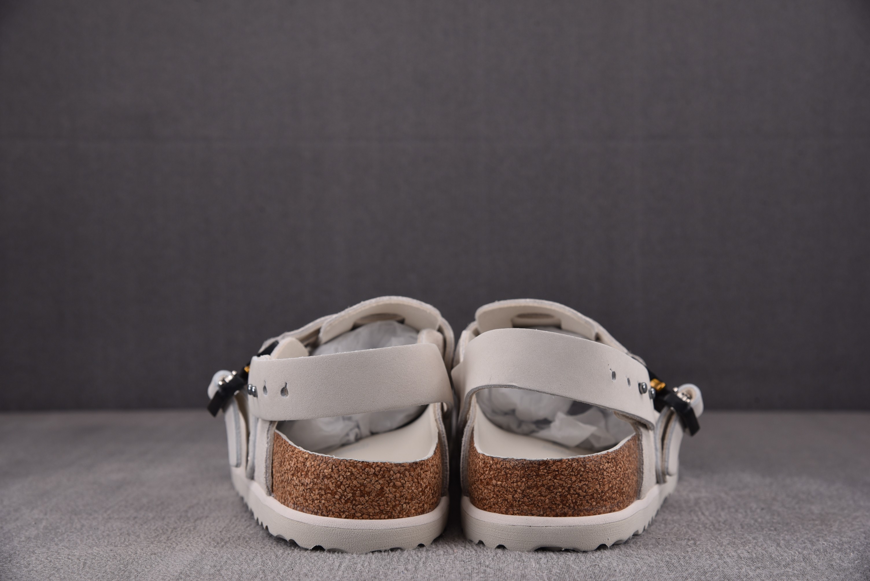 디올 x 버켄스탁 토키오 뮬 펠트 울 누벅 카프스킨 화이트 상세 이미지 5