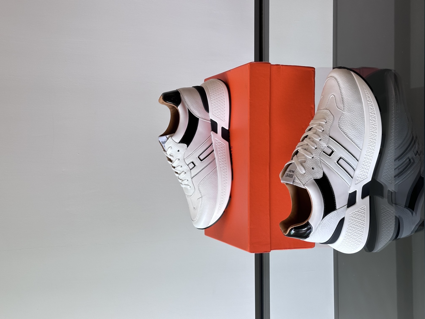 에르메스 휴고 스니커즈 화이트/블랙 상세 이미지 7