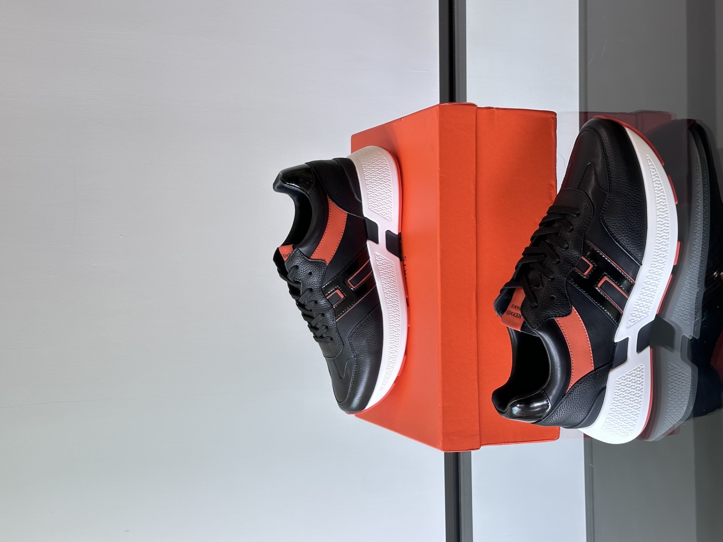 에르메스 휴고 스니커즈 블랙/오렌지 상세 이미지 3