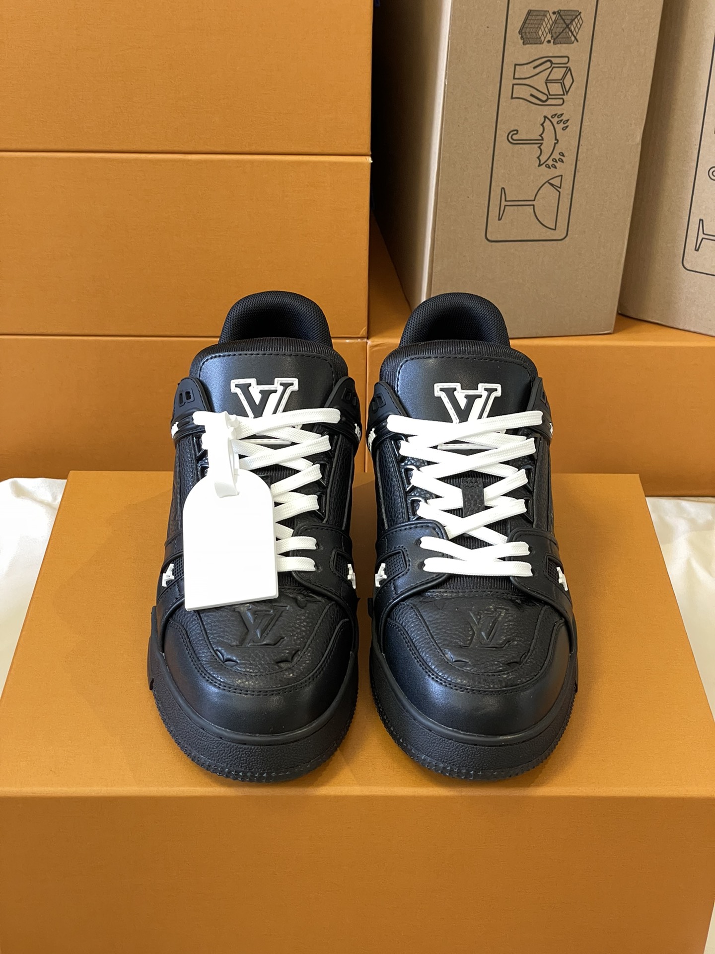 루이비통 LV 트레이너 스니커즈 블랙 상세 이미지 3