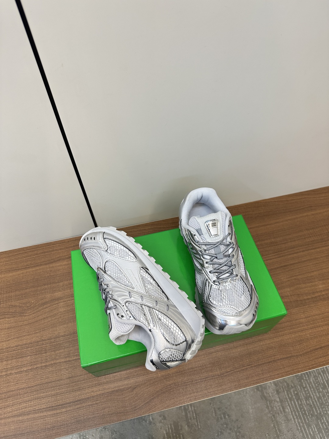 보테가베네타 오르빗 스니커즈 실버 상세 이미지 6