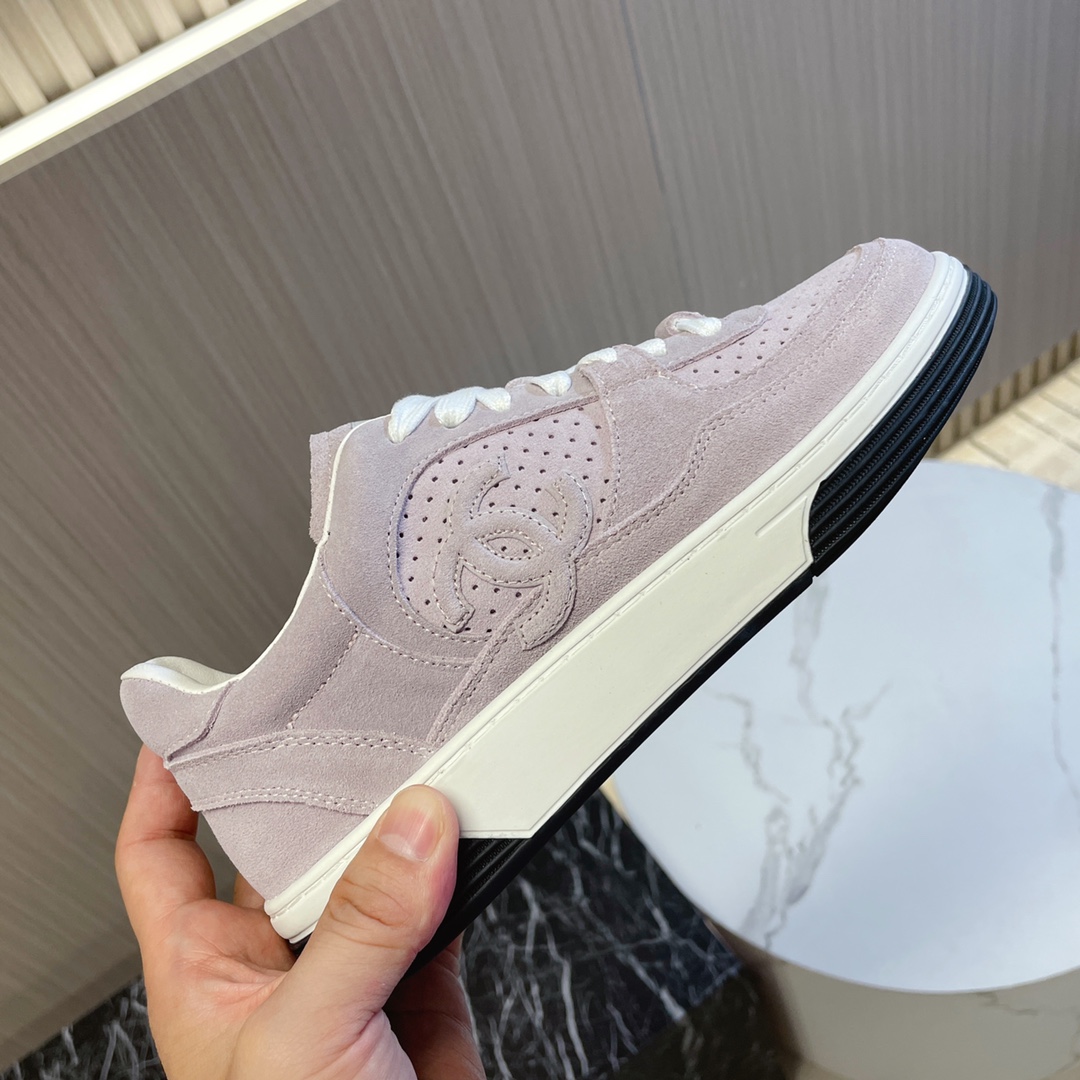 샤넬 카프스킨 & 라이트 핑크 스니커즈 상세 이미지 1