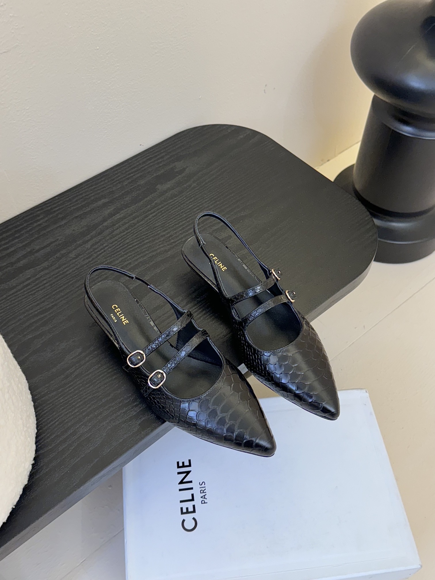 셀린느 25SS 오픈 무광 레더 샌들 상세 이미지 1