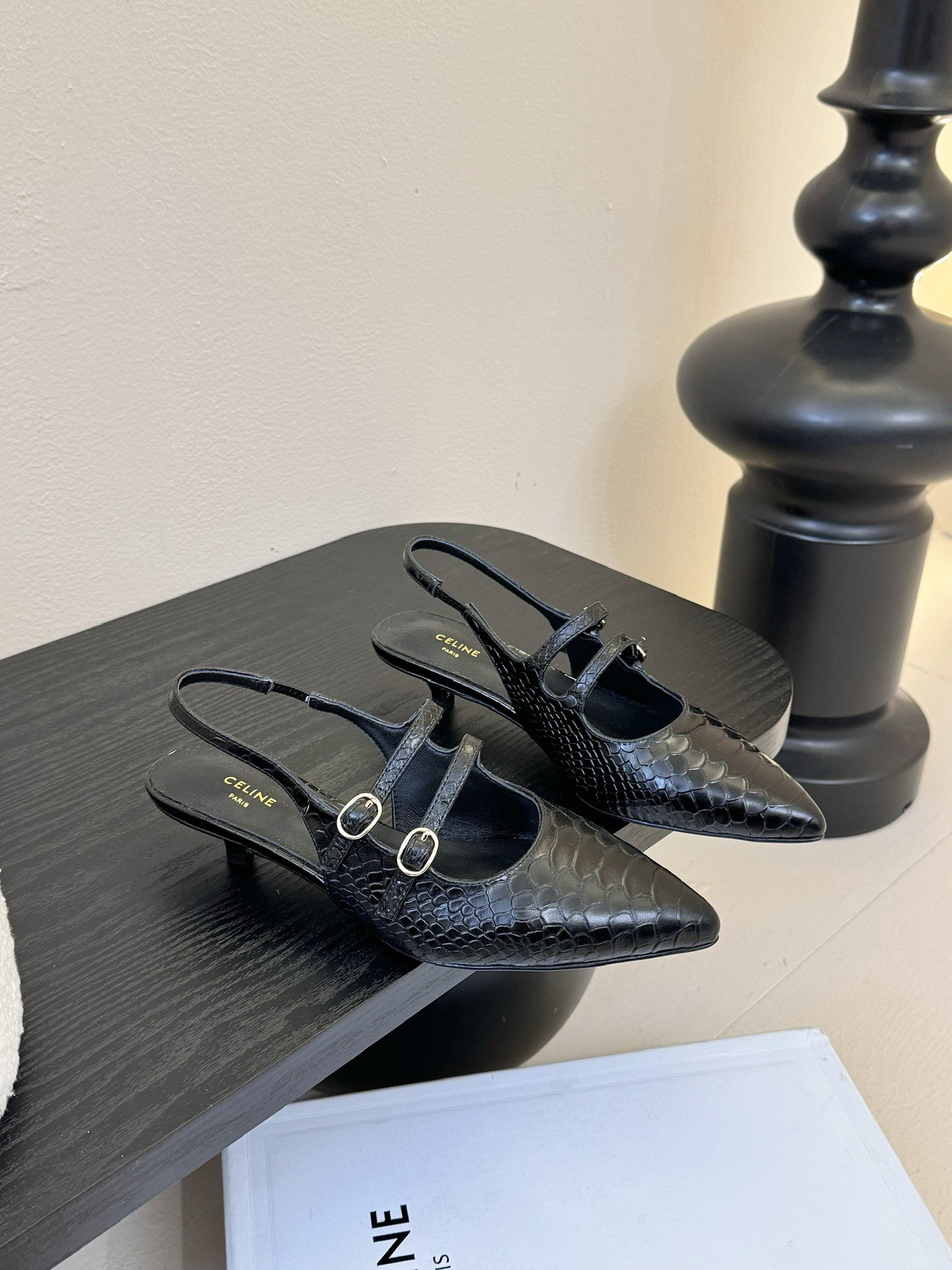 셀린느 25SS 오픈 무광 레더 샌들 상세 이미지 3